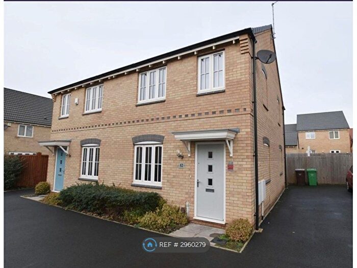 3 Bedroom Semi-Detached House To Rent In Lapins Close, Nottingham, NG8