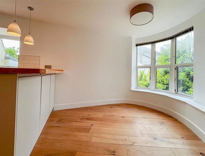 2 Bedroom Flat To Rent In Castle Hill Road, Hastings, TN34