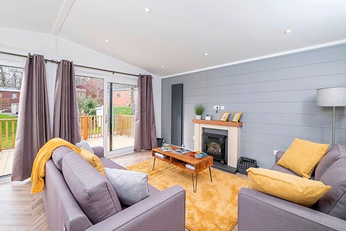 3 Bedroom Mobile/park Home For Sale In Harcombe Cross, Chudleigh, Devon, TQ13