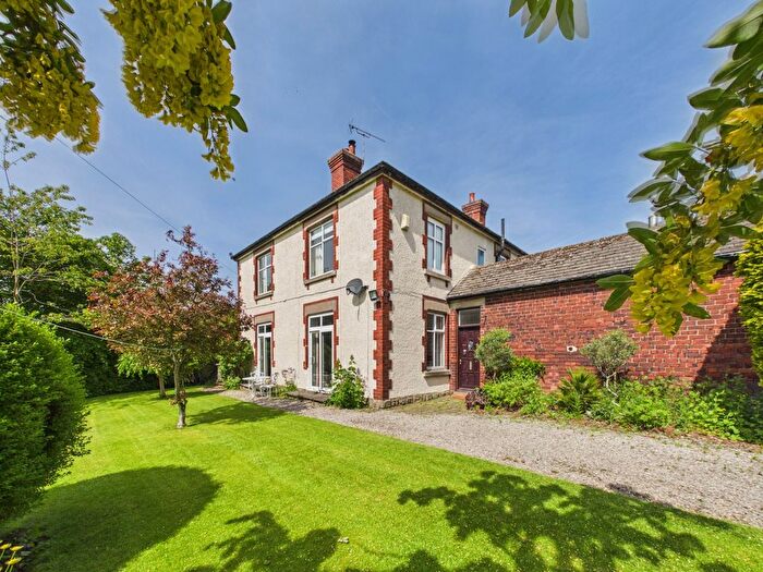 4 Bedroom Detached House For Sale In Whitethorn House, Coal Aston, Dronfield, Derbyshire, S18