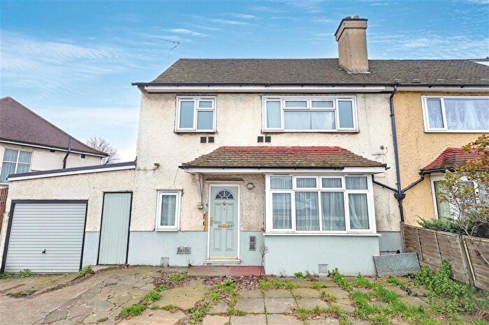3 Bedroom Semi Detached House For Sale In North Circular Road, Neasden, NW10