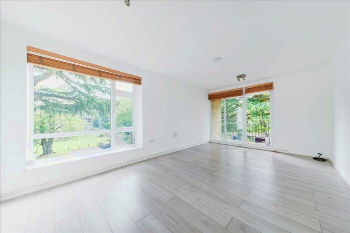 2 Bedroom Flat To Rent In Dunarden Court, Inner Park Road, Southfields, SW19