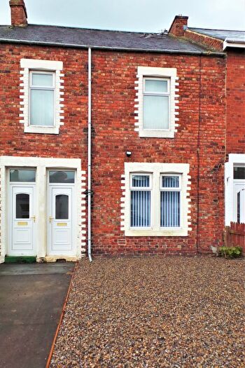3 Bedroom Flat To Rent In Spoor Street, Gateshead, NE11