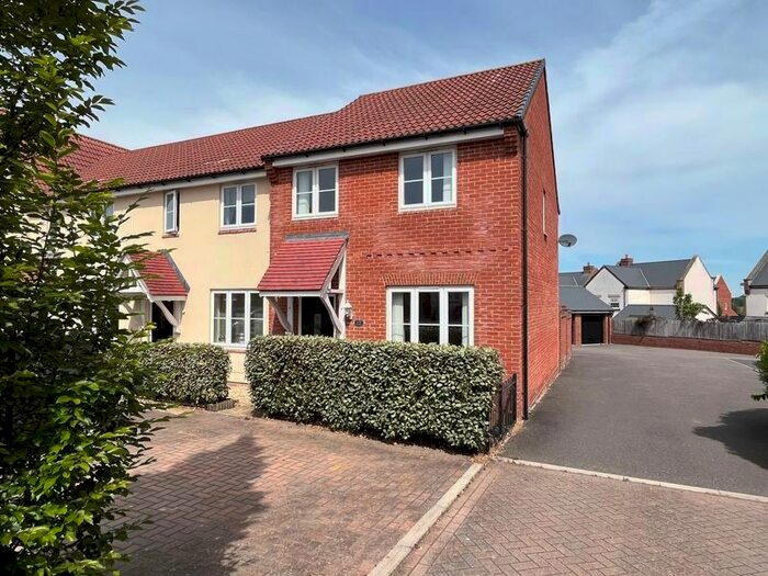 3 Bedroom Semi-Detached House To Rent In Gregorys Crescent, Wellington, TA21