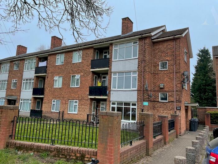 3 Bedroom Flat To Rent In Flat, Haye House Grove, Birmingham, West Midlands, B36