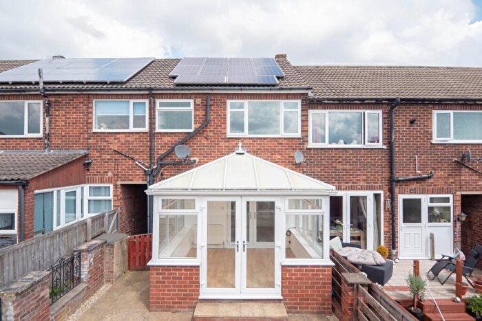 3 Bedroom Terraced House For Sale In Sommerdale Grove, LS13