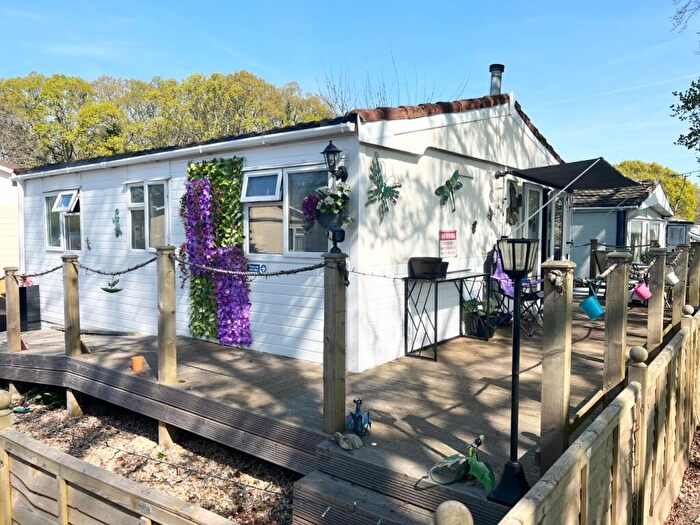 2 Bedroom Mobile Home For Sale In Church Farm Close, Dibden, Southampton, Hampshire, SO45