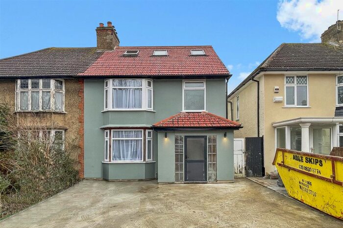 Studio To Rent In Woodfield Avenue, Wembley HA0