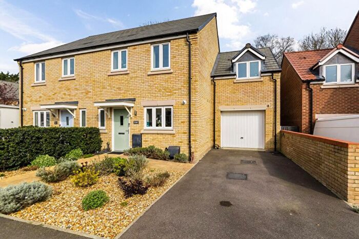 3 Bedroom Semi Detached House For Sale In Russet Drive, Milton, OX14