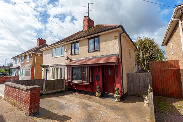 2 Bedroom Semi Detached House For Sale In Waverley Road, Kettering, NN15