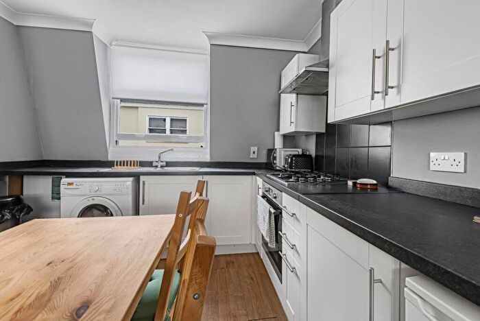 1 Bedroom Flat For Sale In Marine Parade, Brighton, BN2