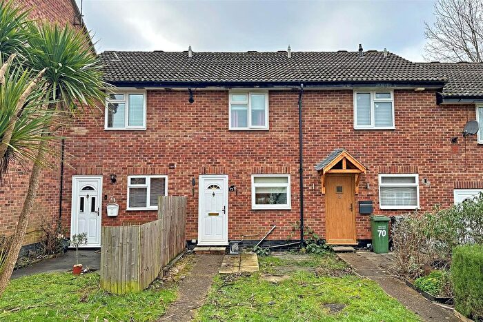 2 Bedroom Terraced House For Sale In Spencer Way, Redhill, RH1