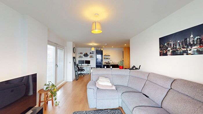 3 Bedroom Flat To Rent In Barge Walk, London, SE10