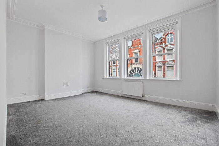 2 Bedroom Flat To Rent In Broadway Parade, (), Crouch End, N8