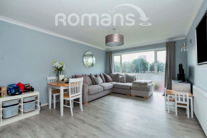 2 Bedroom Apartment To Rent In The Cloisters, Frimley, GU16