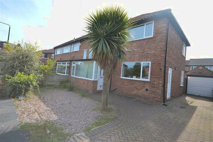 3 Bedroom Semi-Detached House To Rent In Moorland Avenue, Sale, M33