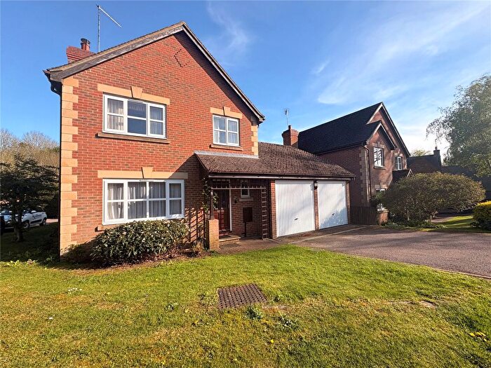 4 Bedroom Detached House For Sale In Hinton Manor Court, Woodford Halse, Northamptonshire, NN11
