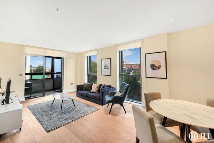 3 Bedroom Flat To Rent In St. Josephs Street, London, SW8