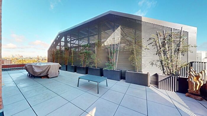 3 Bedroom Flat To Rent In New Tannery Way, London, SE1