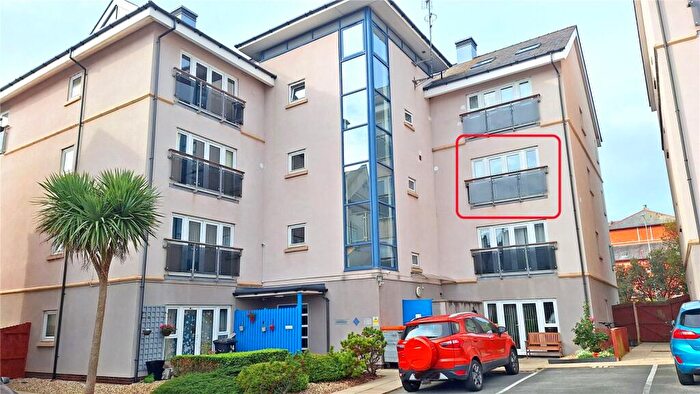 2 Bedroom Apartment For Sale In Sapphire House, Mostyn Broadway, Craig Y Don, Llandudno, Conwy, LL30