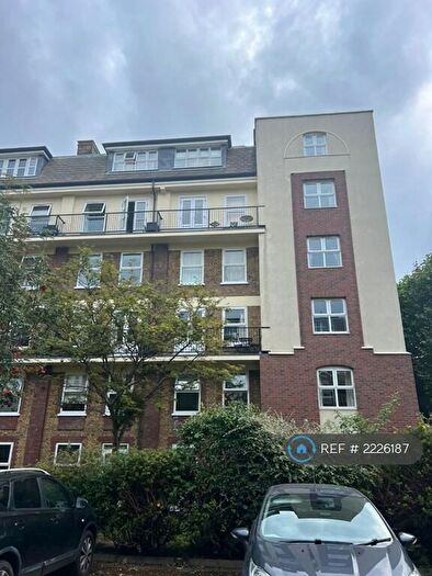 2 Bedroom Maisonette To Rent In Riverside Mansions, London, E1W