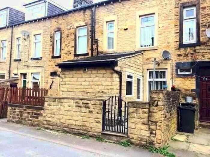 4 Bedroom Terraced House To Rent In Park Grove, Keighley, BD21
