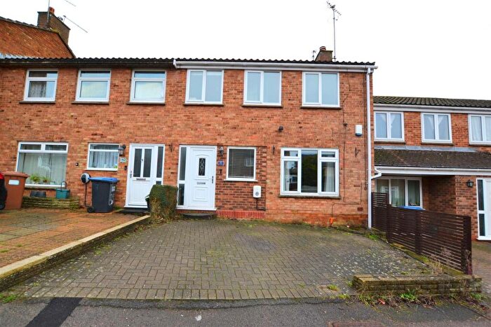 3 Bedroom Terraced House For Sale In Bradshaws, Hatfield, AL10