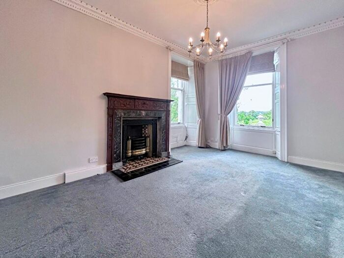 2 Bedroom Flat To Rent In Charlotte Street, Perth, Perthshire, PH1