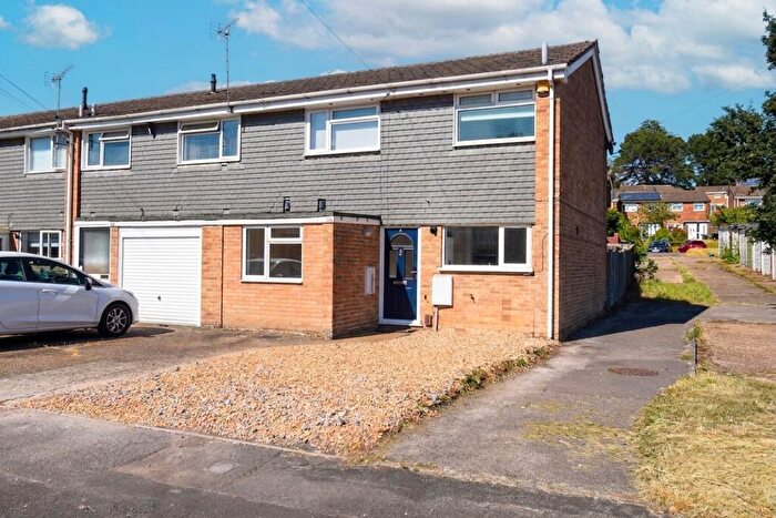 3 Bedroom Semi-Detached House For Sale In Bodycoats Road, Chandler's Ford, SO53