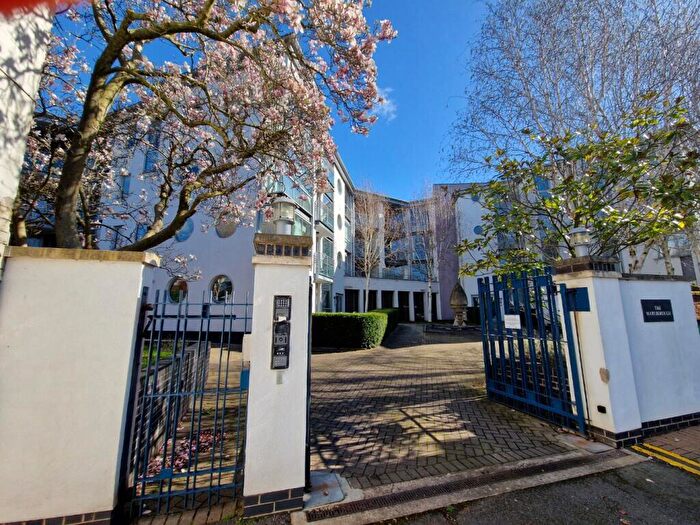 2 Bedroom Apartment For Sale In Cranmer Street, Nottingham, Nottinghamshire, NG3