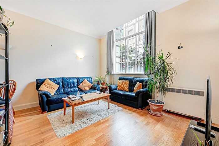 2 Bedroom Flat To Rent In Belvedere Road, London, SE1