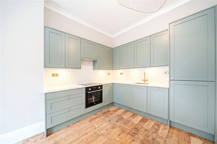 2 Bedroom Flat For Sale In Hayter Road, London, SW2