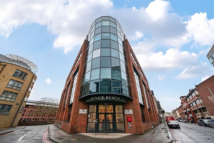 2 Bedroom Apartment To Rent In Kings Reach, - Kings Road, Reading, RG1