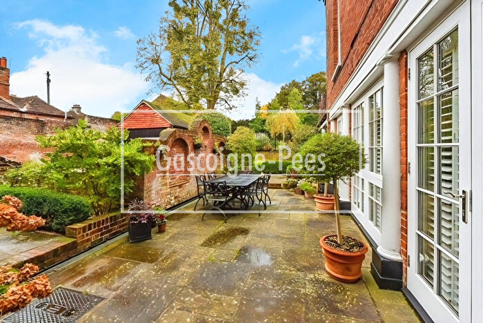 1 Bedroom Apartment To Rent In Farnham Town Centre, GU9