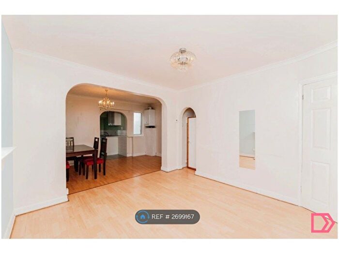 2 Bedroom Terraced House To Rent In Hayes, Hayes, UB4