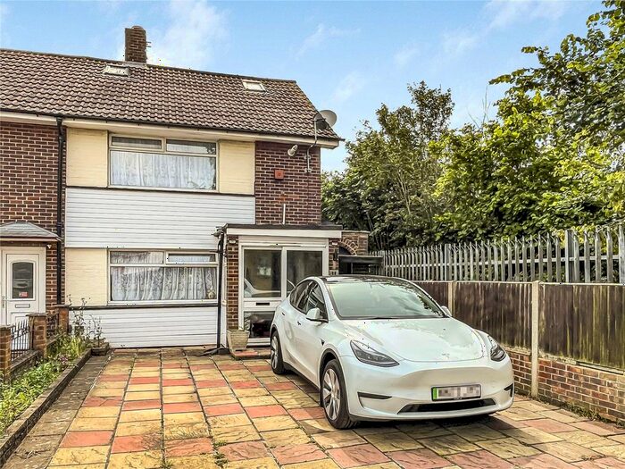 3 Bedroom End Of Terrace House To Rent In Littleton Road, Ashford, Surrey, TW15