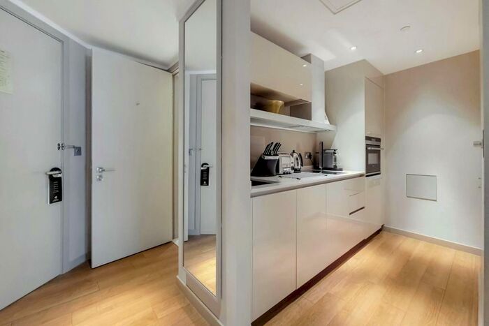 Studio To Rent In Lower Thames Street, City, London, EC3R