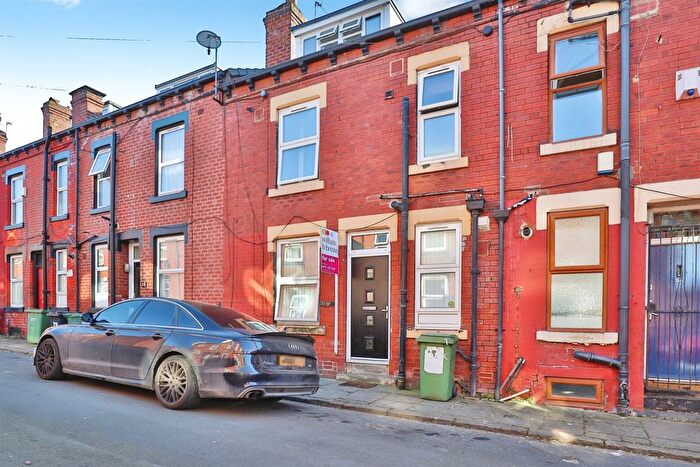 2 Bedroom Terraced House For Sale In Harold Walk, Leeds, LS6