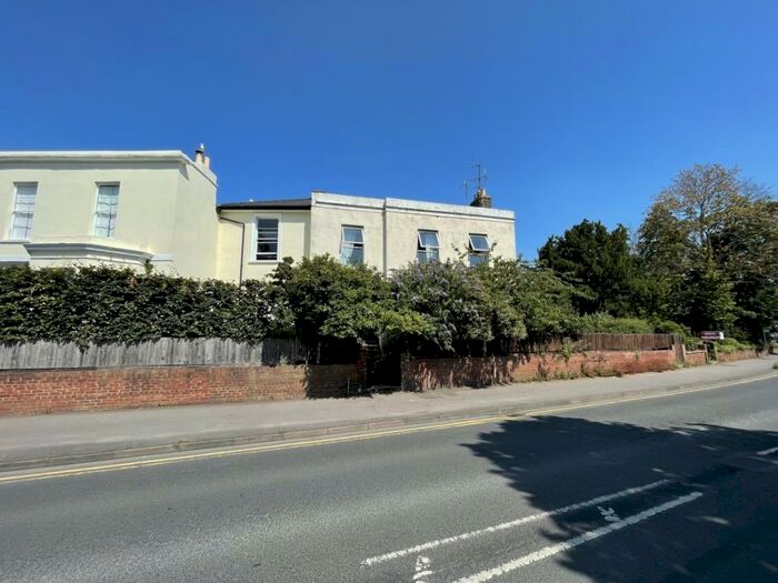 3 Bedroom Flat To Rent In Prestbury Road, Cheltenham, GL52