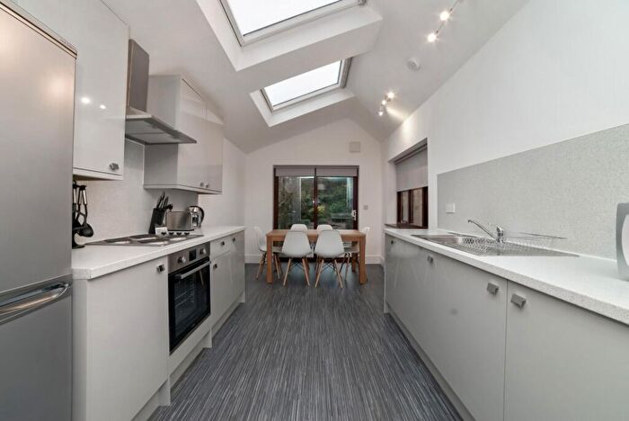 5 Bedroom Detached House To Rent In Broadgate, Beeston, Nottingham, Nottinghamshire, NG9