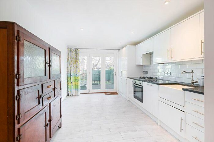 4 Bedroom Detached House For Sale In Addiscombe Court Road, East Croydon, CR0