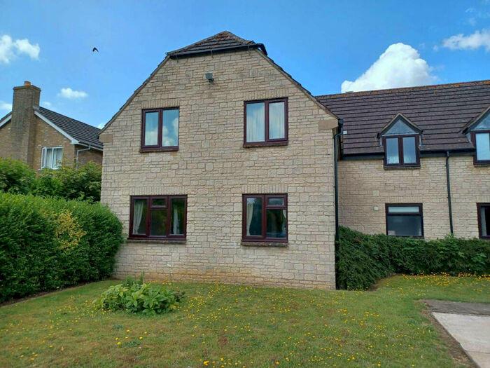 1 Bedroom Flat To Rent In Preece Court, Black Bourton Road, Carterton, Oxfordshire, OX18