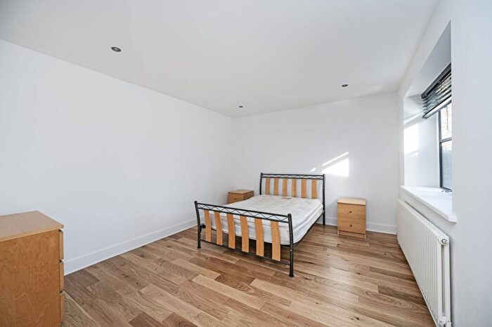 2 Bedroom Flat To Rent In Thrawl Street, Aldgate, London, E1