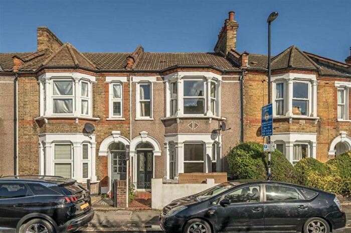 3 Bedroom House To Rent In Leahurst Road, Hither Green, SE13