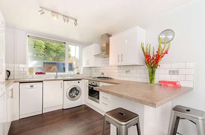3 Bedroom Property To Rent In Caistor Road, Clapham South, London, SW12