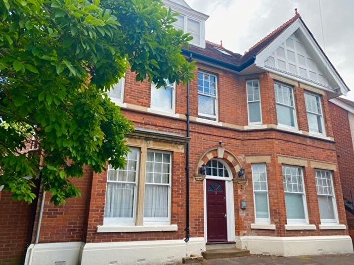 Studio To Rent In New Dover Road, Canterbury, CT1