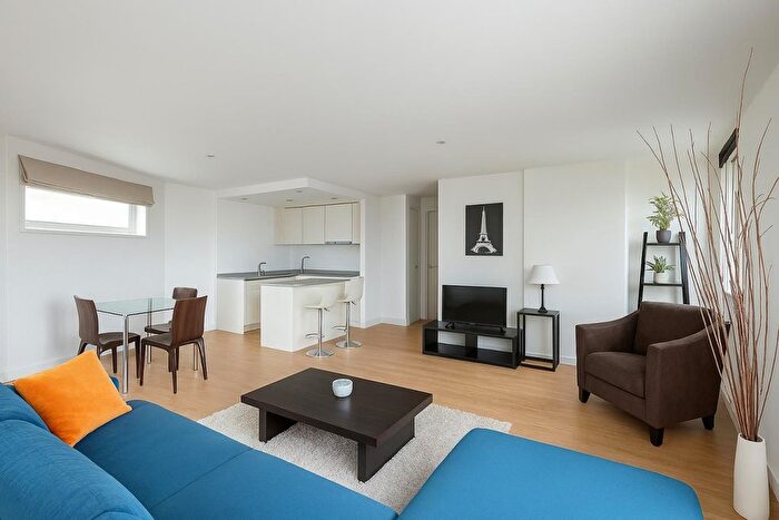 2 Bedroom Flat To Rent In Empire Square East, Borough, SE1