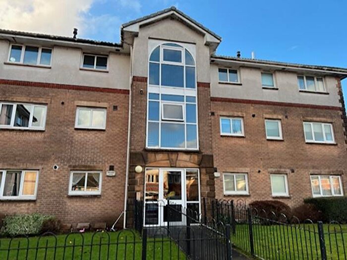 Flat To Rent In /r At Oakburn Walk Jamestown, G83