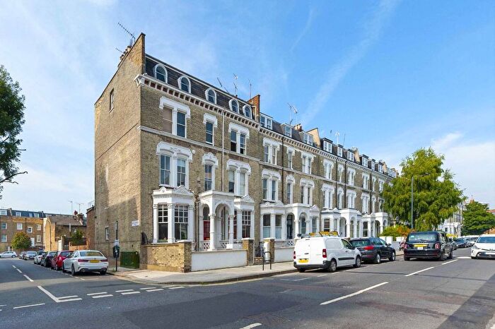 2 Bedroom Flat To Rent In Sinclair Road, Shepherds Bush, W14