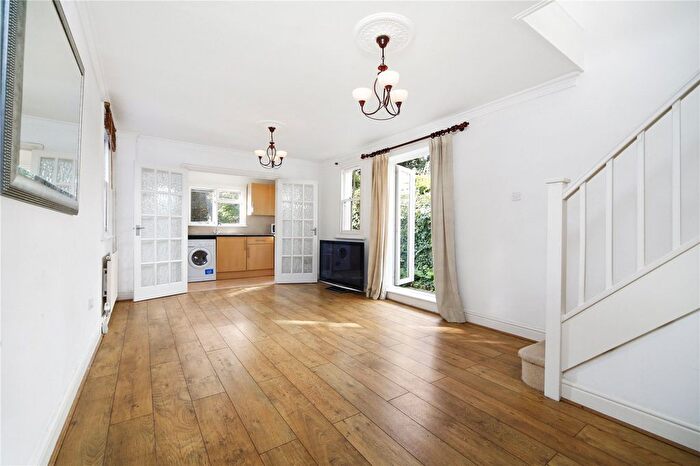 1 Bedroom Flat To Rent In St. Johns Park, London, SE3